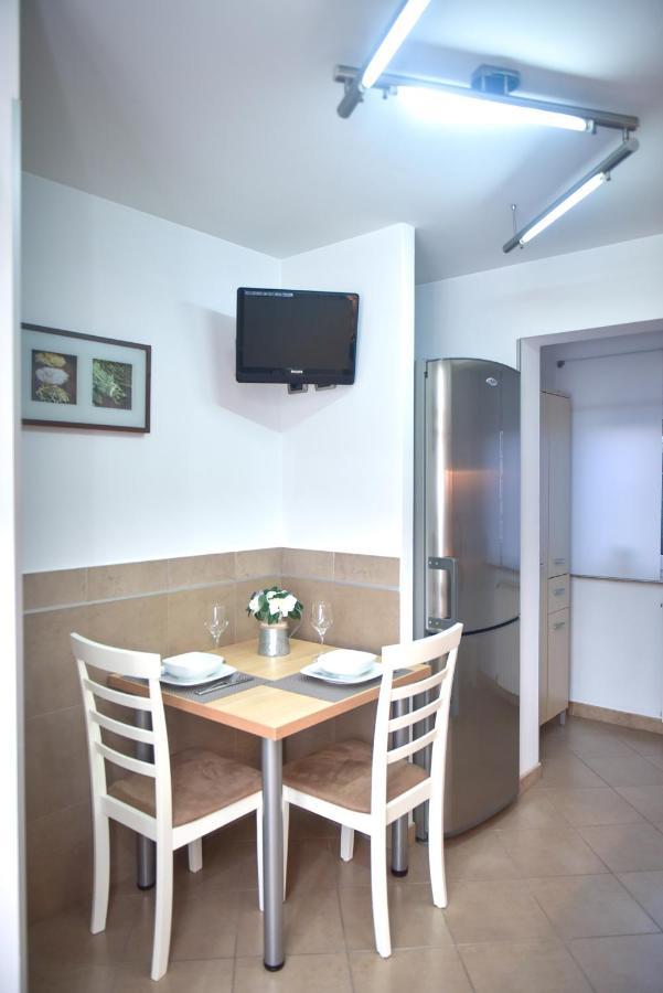 Modern Apartament Fagaras Exterior photo