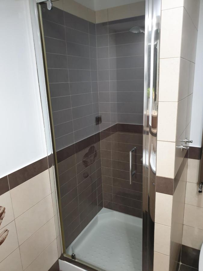 Modern Apartament Fagaras Exterior photo